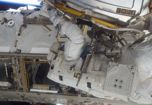 STS117-E-07542