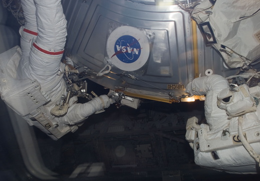 STS117-E-07578
