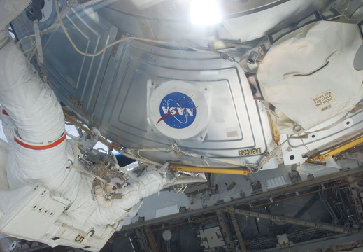 STS117-E-07586