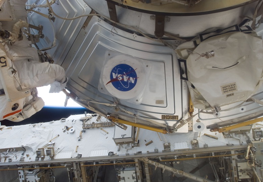 STS117-E-07592
