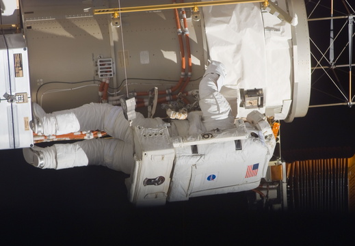 STS117-E-07607