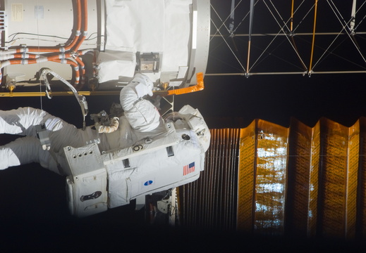 STS117-E-07615