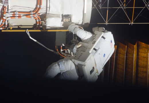 STS117-E-07616
