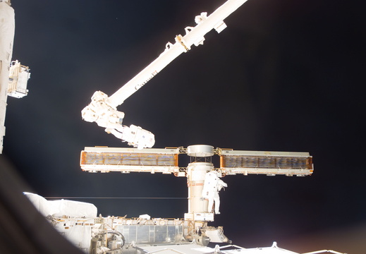 STS117-E-07622