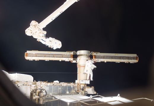 STS117-E-07624