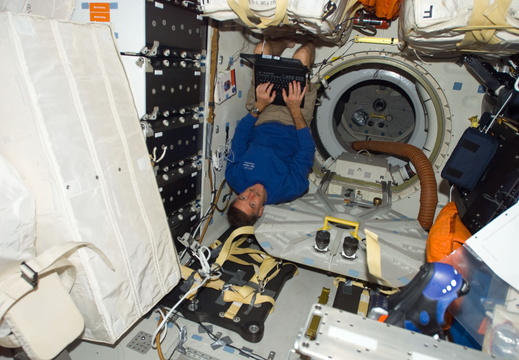 STS117-E-07639