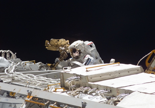 STS117-E-07737