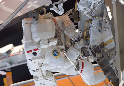 STS117-E-07748