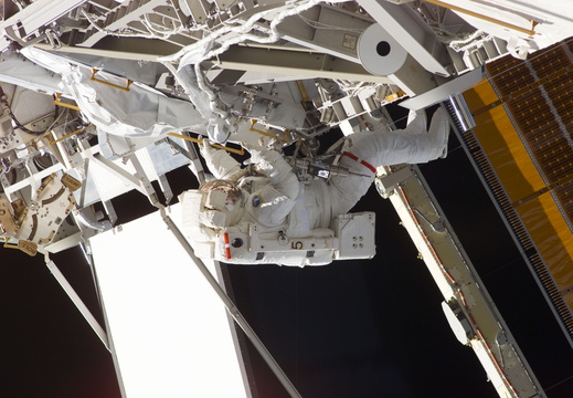 STS117-E-07761