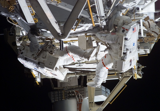 STS117-E-07772