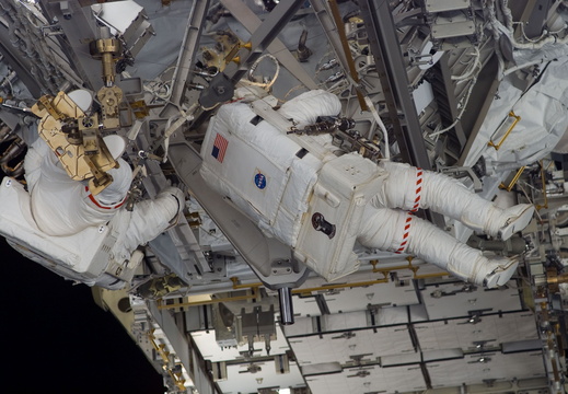 STS117-E-07780