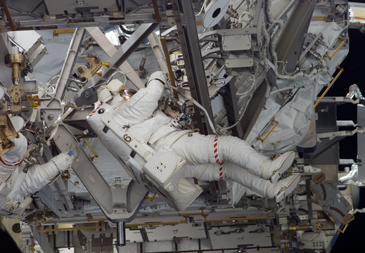 STS117-E-07782