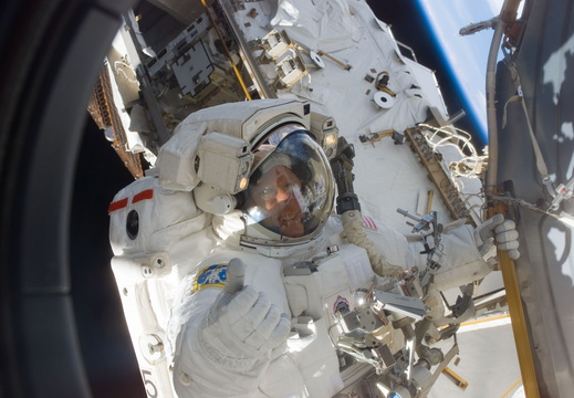 STS117-E-07828