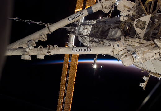 STS117-E-07885