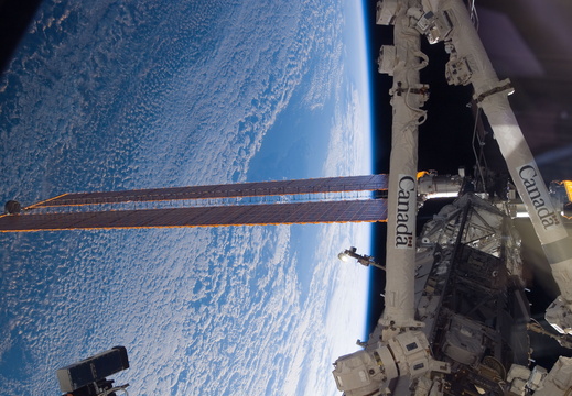 STS117-E-07892