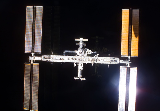 STS117-E-07992