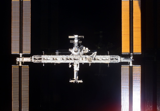 STS117-E-07998
