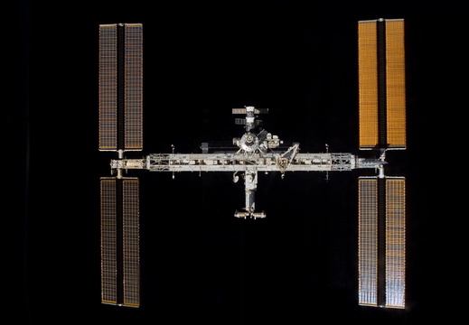 STS117-E-08001