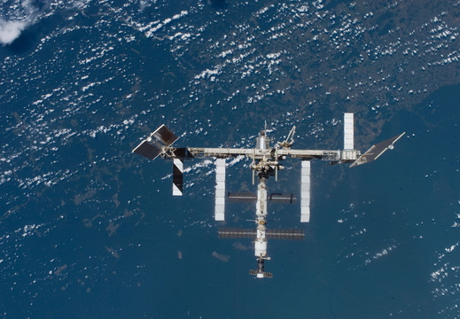 STS117-E-08019