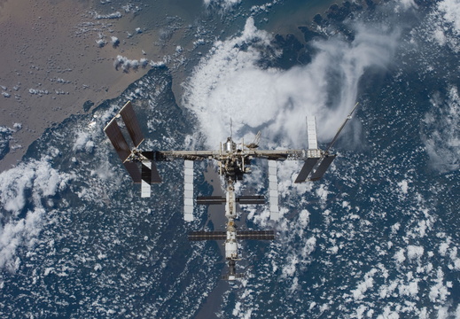 STS117-E-08027