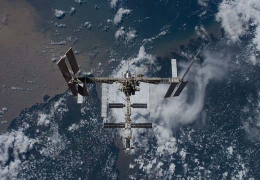 STS117-E-08030