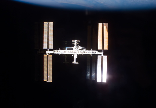 STS117-E-08726