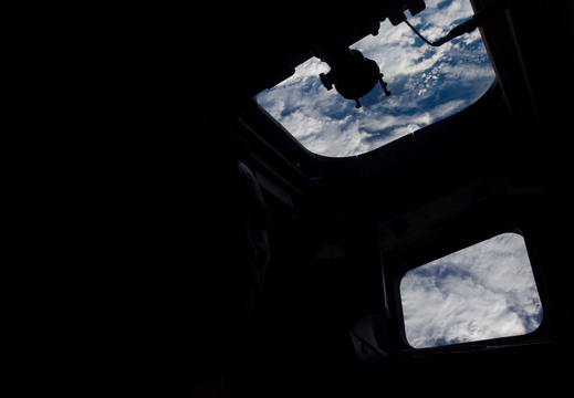 STS117-E-08736