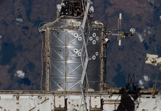 STS117-E-08767