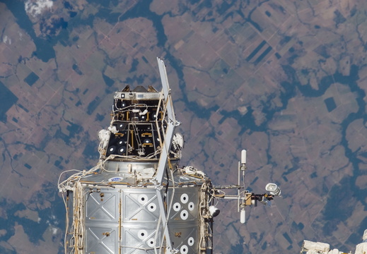 STS117-E-08768