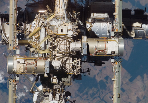 STS117-E-08770