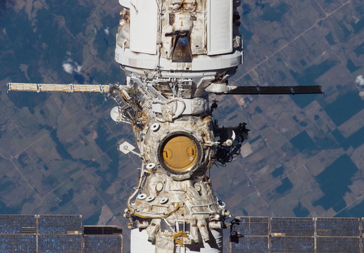 STS117-E-08775