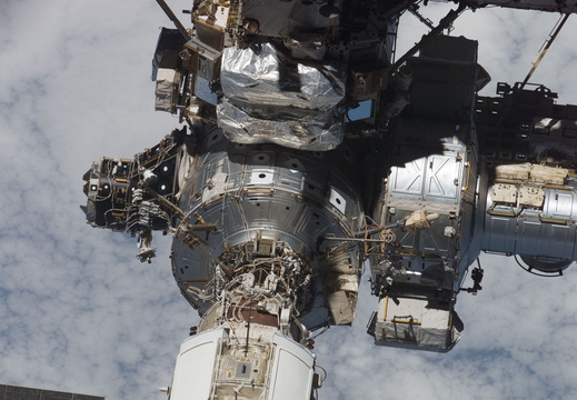STS117-E-08809