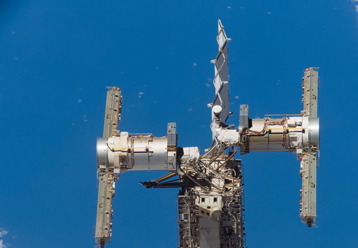 STS117-E-08810