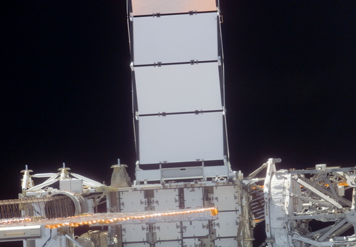 STS117-E-08814