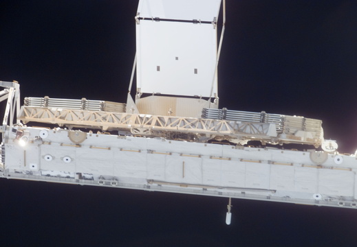 STS117-E-08819