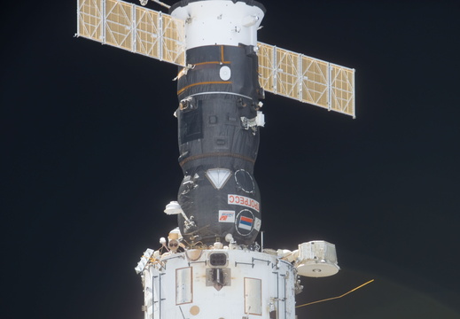 STS117-E-08838