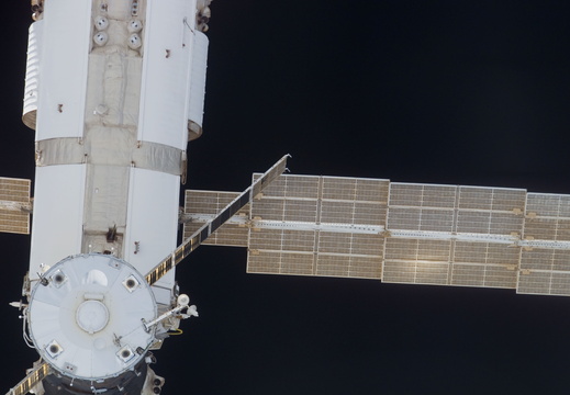 STS117-E-08844