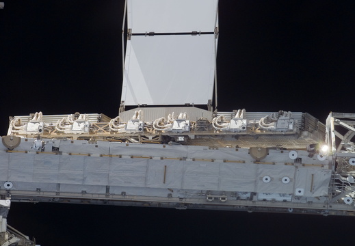 STS117-E-08853