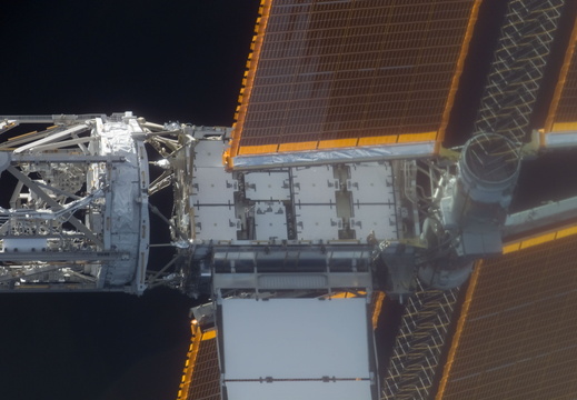 STS117-E-08867