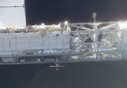 STS117-E-08877