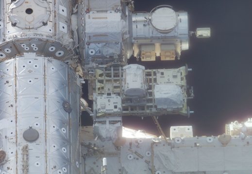STS117-E-08885