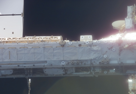 STS117-E-08893
