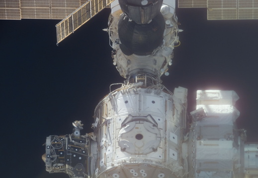 STS117-E-08896