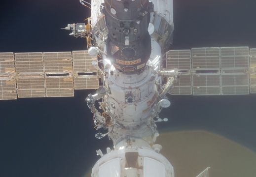 STS117-E-08899