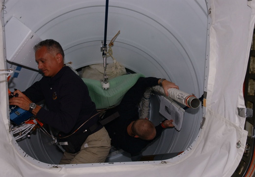 STS117-E-09018