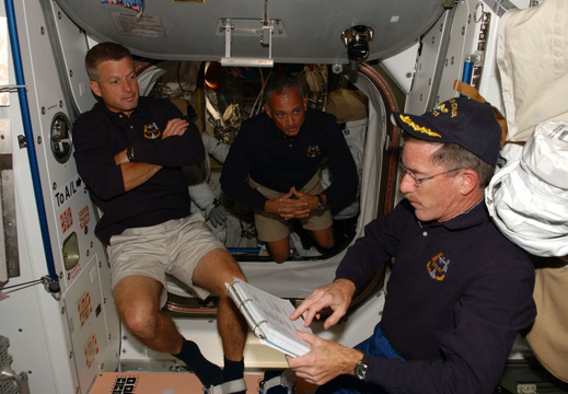 STS117-E-09019