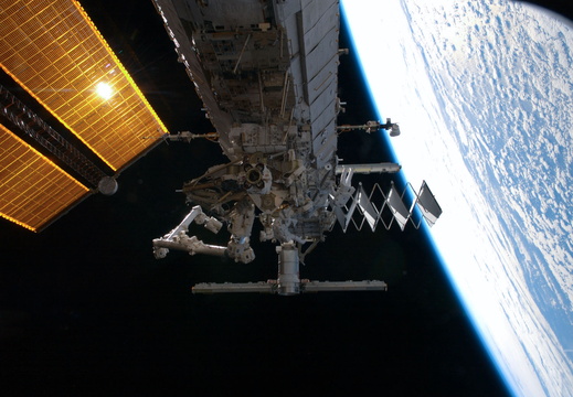 STS117-E-09025