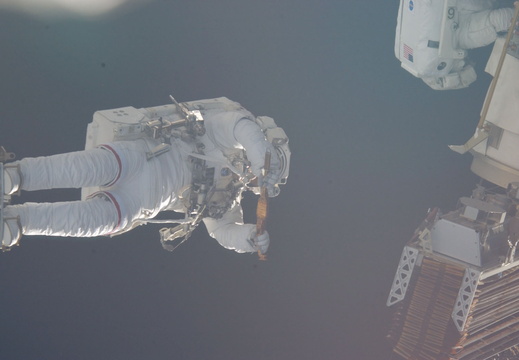 STS117-E-09030