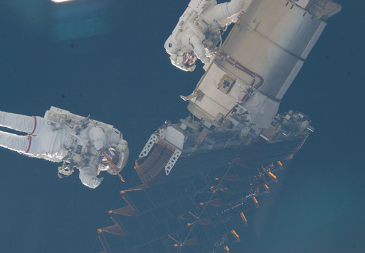 STS117-E-09034