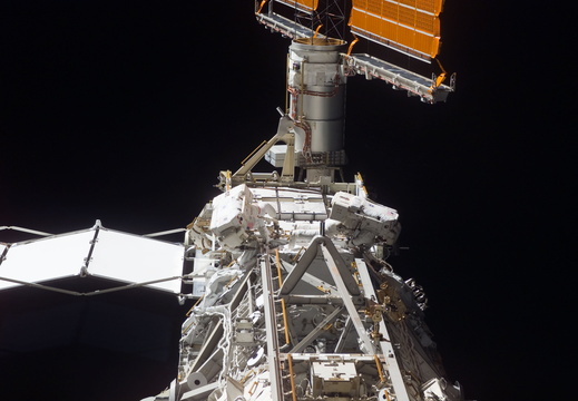 STS117-E-09239
